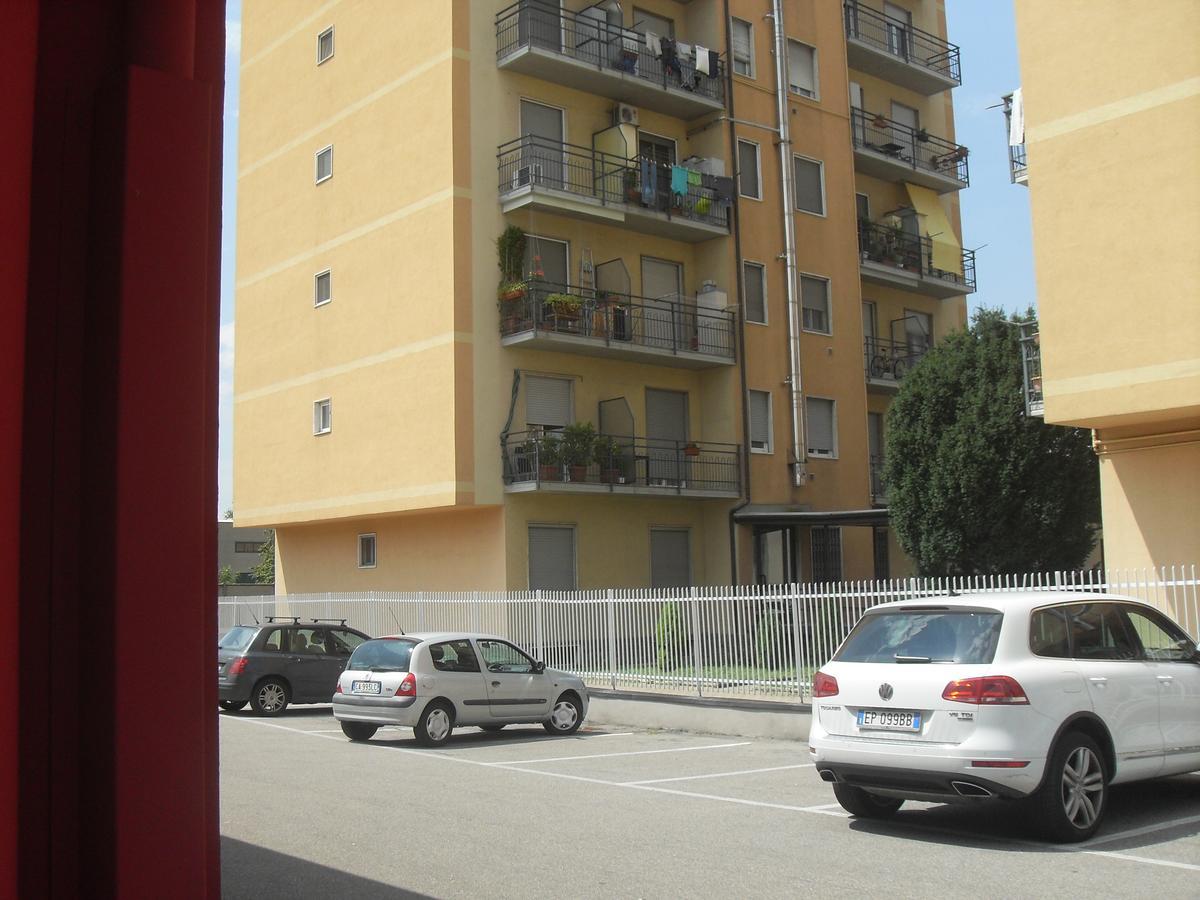 Sempione 72 Bed & Breakfast Pogliano Milanese Екстериор снимка